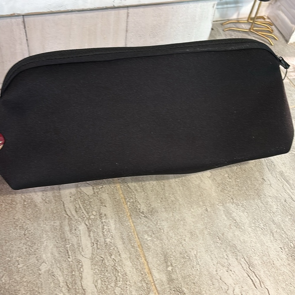 SKIMS Neoprene Bag - Picture 3 of 3
